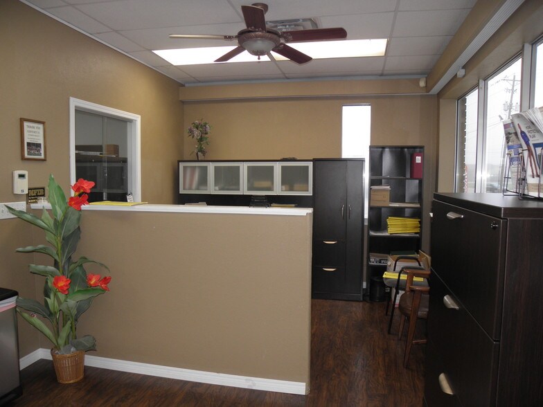 More Photos Of 1209 W Cherokee St, Wagoner Medical For Sale