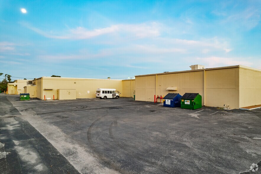 More Photos Of 2700-2738 W Old Highway 441, Mount Dora Unknown For Lease