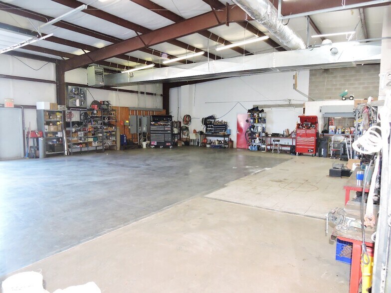 More Photos Of 1170 US Highway 45, Henderson Light Manufacturing For Sale