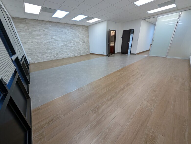 More Photos Of 200 Valley Dr, Brisbane Flex For Lease