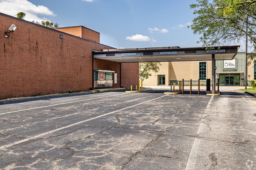 More Photos Of 101 E City Point Rd, Hopewell Bank For Sale