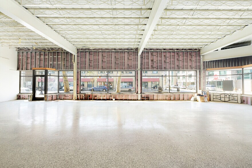 More Photos Of 200 N Highland Ave, Pittsburgh Storefront Retail Office For Lease