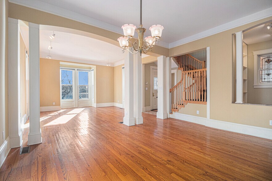 More Photos Of 318 S Thayer St, Ann Arbor Flex For Sale