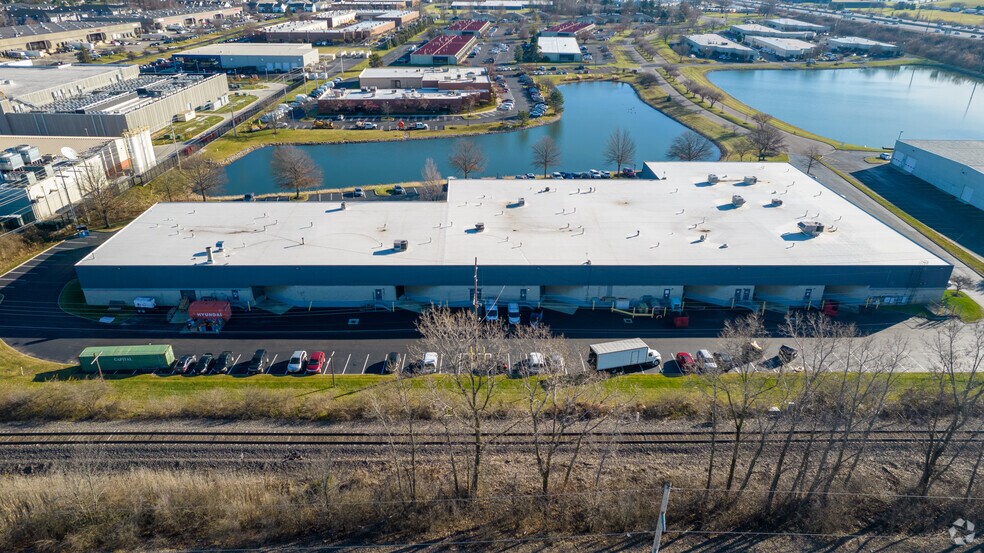 More Photos Of 530 Lakeview Plaza Blvd, Worthington Warehouse For Lease