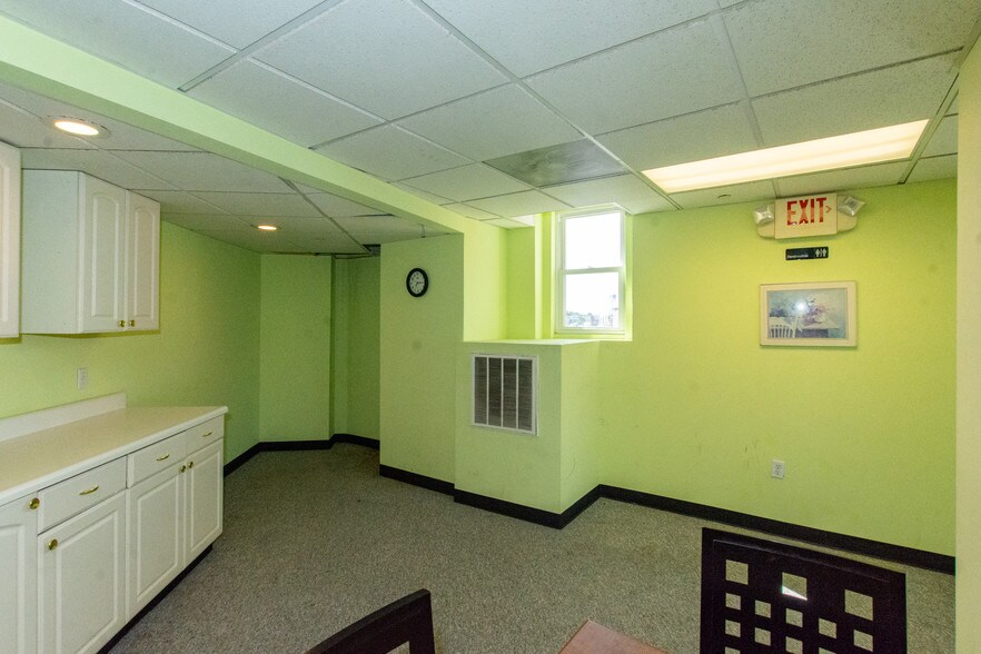 More Photos Of 975-977 Saratoga St, Boston Storefront Retail Office For Lease