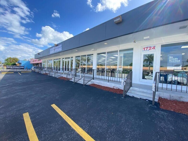 More Photos Of 1724-1736 NE 163rd St, North Miami Beach Freestanding For Lease