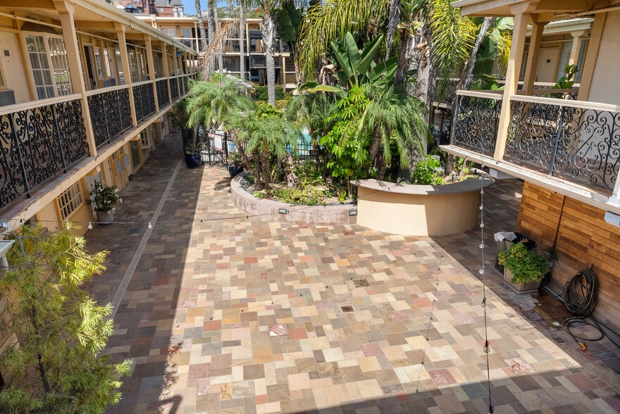 More Photos Of 690-696 South Coast Highway, Laguna Beach Hotel For Sale