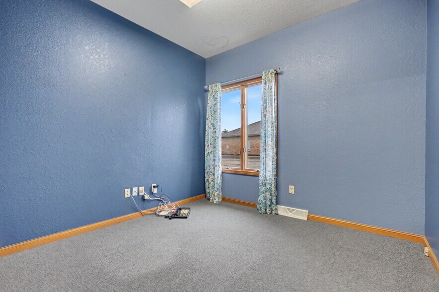 More Photos Of 819 Southwestern Run, Youngstown Medical For Sale