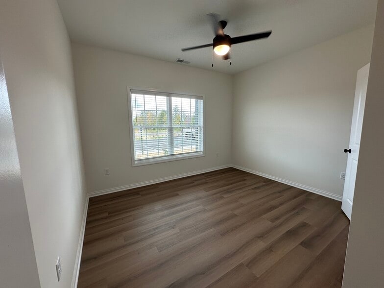 More Photos Of 5438 Bakers Spring St, Bowling Green Apartments For Sale