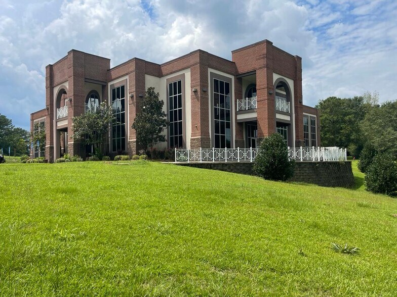 Primary Photo Of 100 Pioneer Way, Magee, MS 39111-5501, Magee Medical For Lease