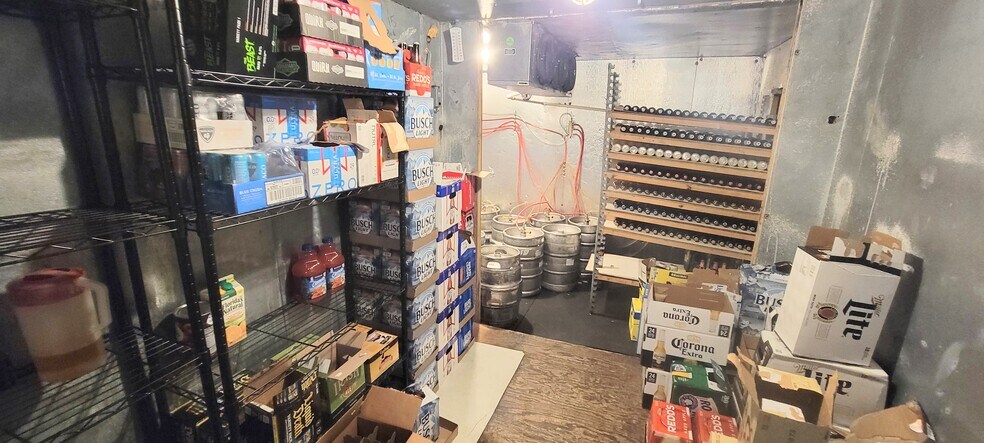 More Photos Of 118 E Jackson Ave, Iola General Retail For Sale