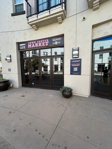 More Photos Of 45 Rincon Dr, Camarillo General Retail For Lease