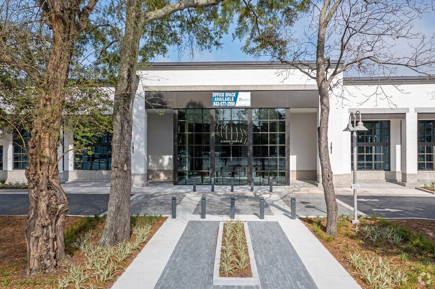 More Photos Of 774 S Shelmore Blvd, Mount Pleasant Medical For Lease