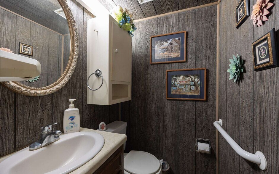 More Photos Of 11973 SE County Road 132, Jasper Office Residential For Sale