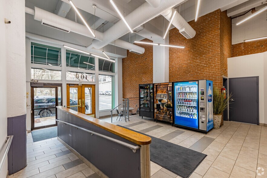 More Photos Of 100 Ross St, Pittsburgh Office For Lease