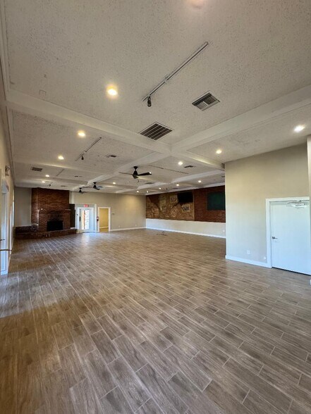 More Photos Of 16246 First St, Guerneville General Retail For Lease