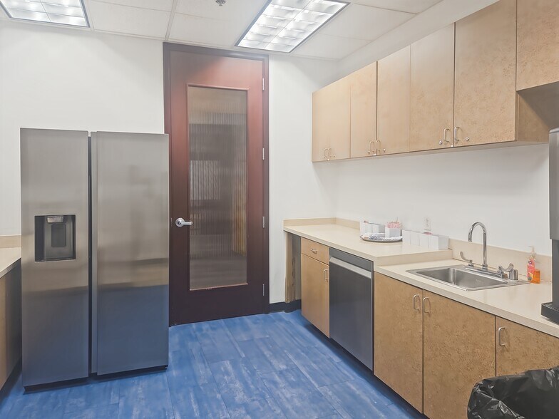 More Photos Of 400 S 4th St, Las Vegas Coworking Space