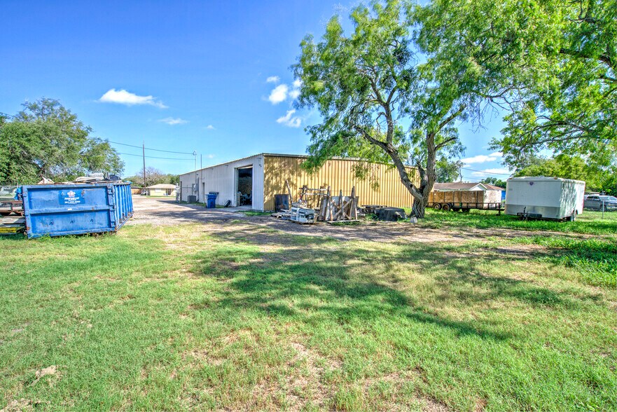 More Photos Of 1016 Voss Ave, Odem Warehouse For Sale