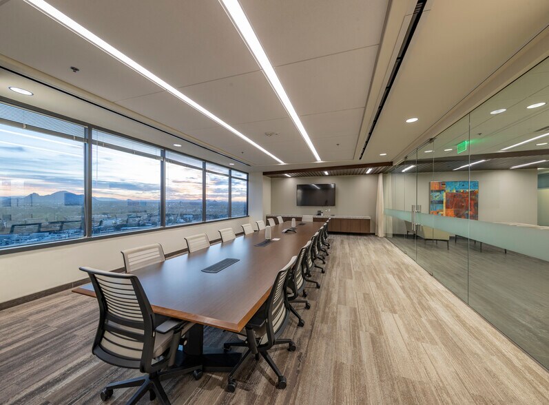 More Photos Of 2800 N Central Ave, Phoenix Office For Sale