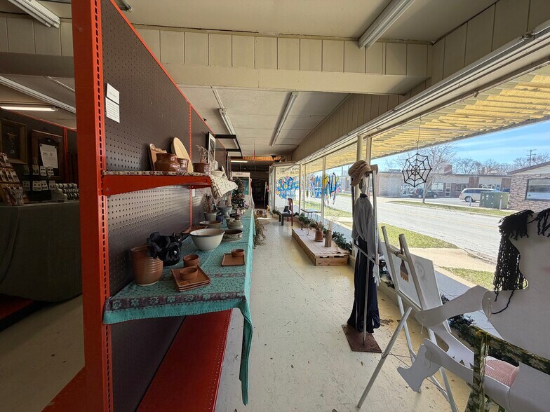 More Photos Of 87 Division St, Manistee Freestanding For Sale