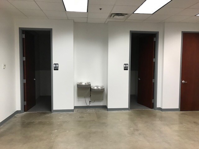 More Photos Of 118-122 Space Park Dr, Nashville Unknown For Lease