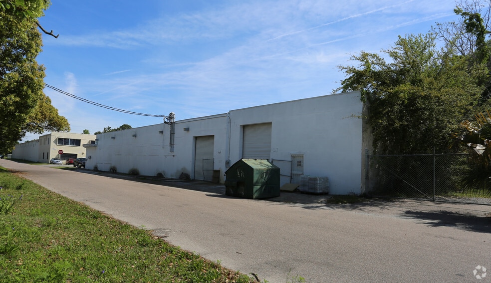More Photos Of 536 E 4th St, Jacksonville Warehouse For Lease