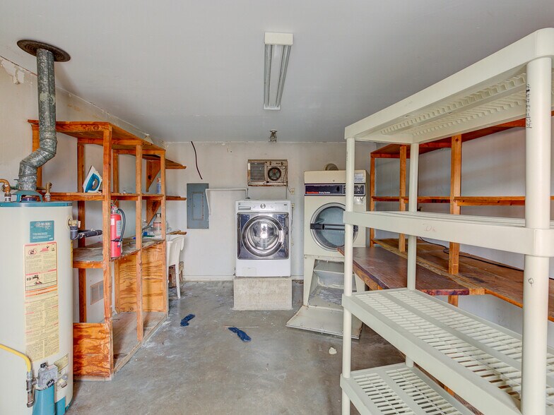 More Photos Of 2627 Manor Rd, Austin Hotel For Sale