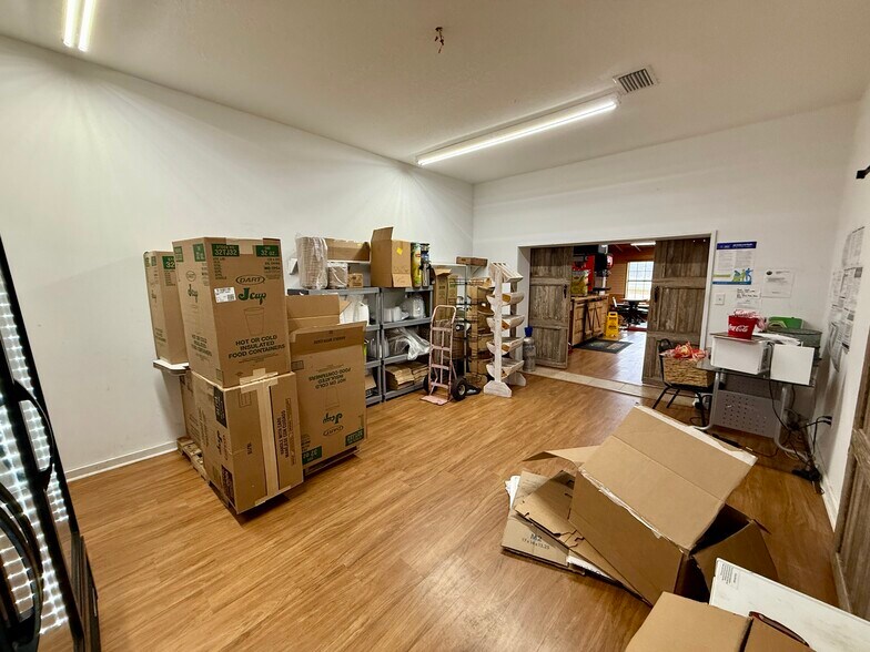 More Photos Of 552995 US Highway 1, Hilliard Restaurant For Lease