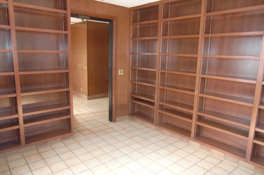 More Photos Of 924-934 Main St, Springfield Office Residential For Sale