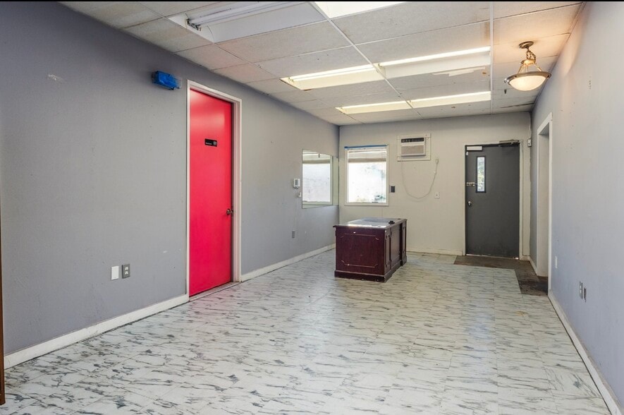 More Photos Of , San Antonio General Retail For Sale