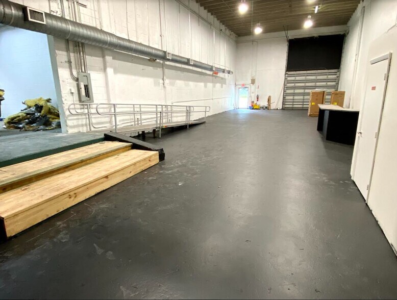 More Photos Of 5900 Stirling Rd, Hollywood Warehouse For Lease