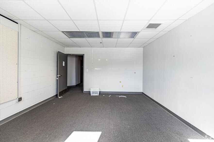 More Photos Of 160 Belmont Ave, Garfield Manufacturing For Lease