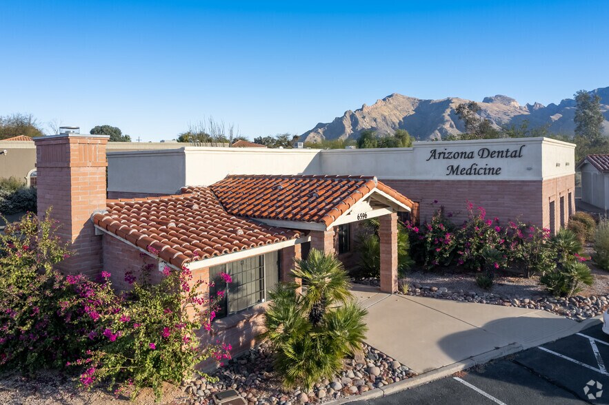 Primary Photo Of 6596 N Oracle Rd, Tucson Medical For Sale