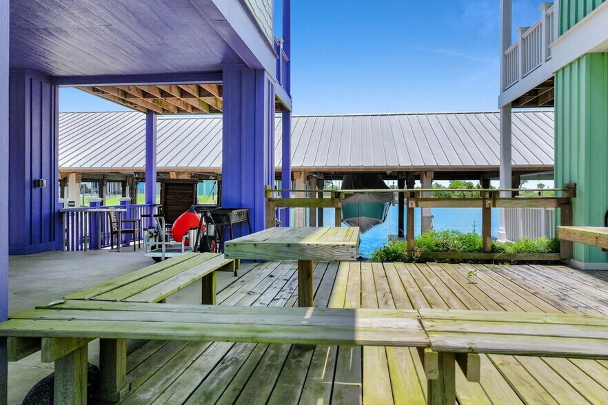 More Photos Of 2207 Nelson Avenue, Port Bolivar Healthcare For Sale