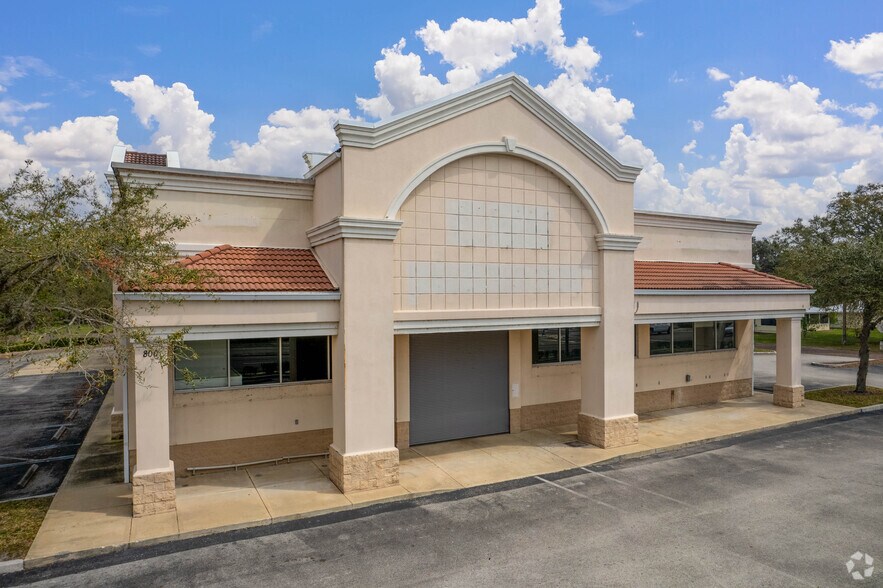 More Photos Of 800 N Orange Ave, Green Cove Springs Freestanding For Lease