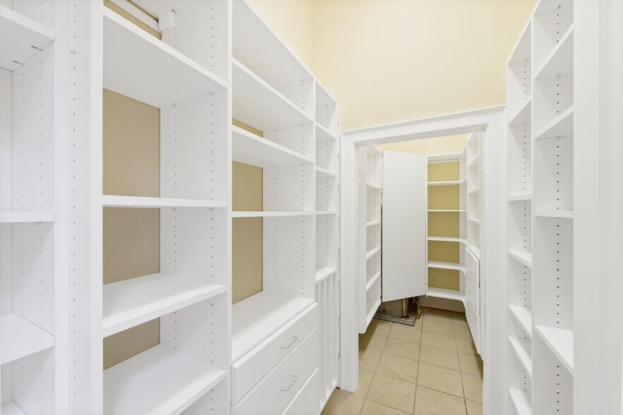 More Photos Of 2411 E Franklin St, Richmond Apartments For Lease