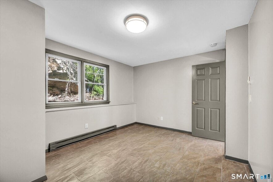 More Photos Of 40 Briarwood Ln, Branford Apartments For Sale