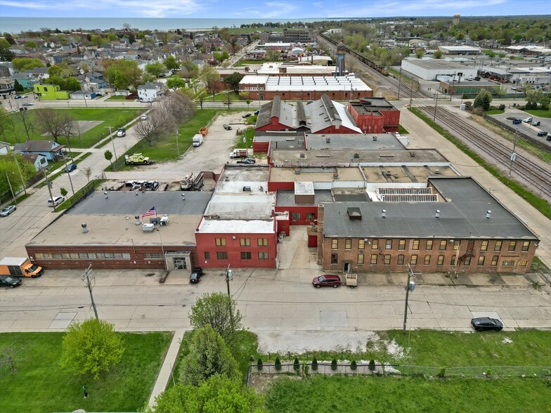 More Photos Of 1301 18th St, Racine Industrial For Lease