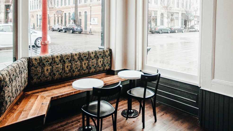 More Photos Of 203-209 NW 3rd Ave, Portland Hotel For Sale