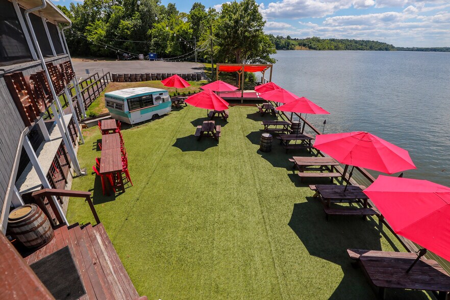More Photos Of 700 Jordan Point Rd, Hopewell Restaurant For Sale