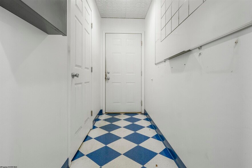 More Photos Of 524 Mileground Rd, Morgantown Auto Dealership For Sale