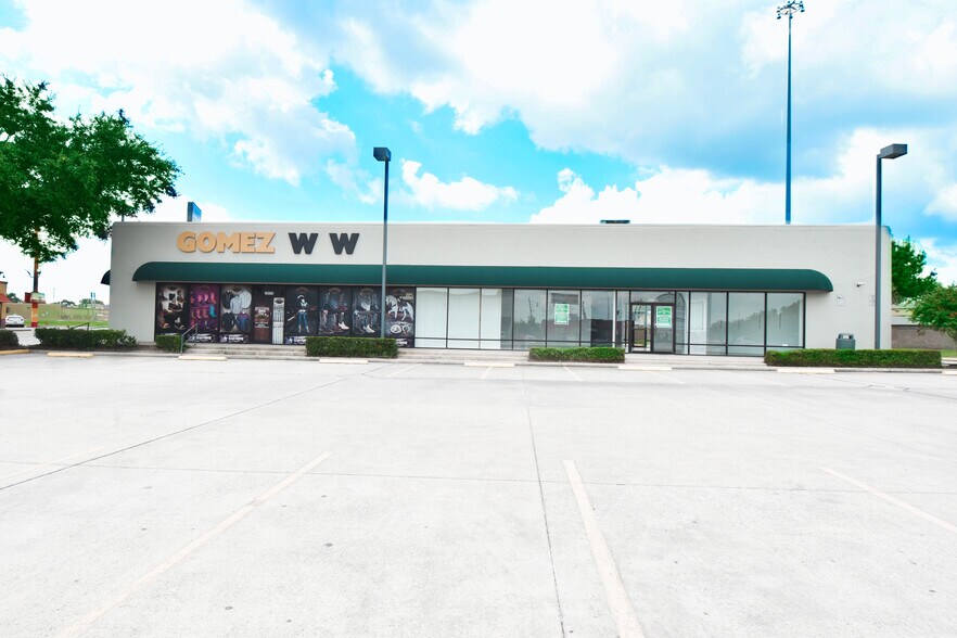 More Photos Of 20220-20070 Highway 59 N, Humble Unknown For Lease