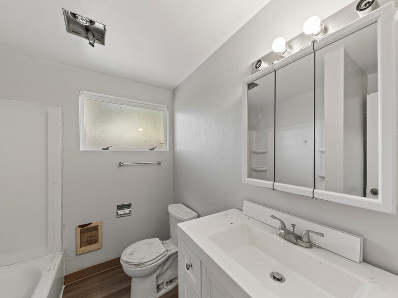 More Photos Of 5004-5010 E 1st Ave, Spokane Valley Apartments For Sale