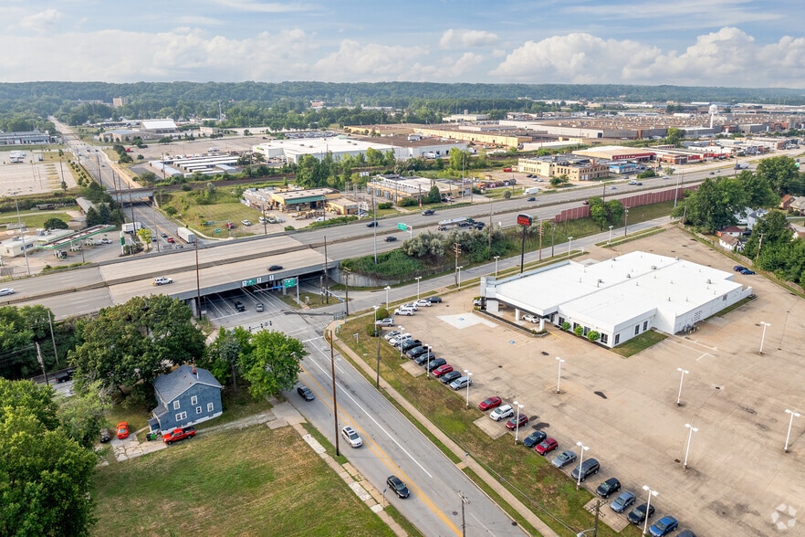 More Photos Of 940 Babbitt Rd, Euclid Auto Dealership For Lease