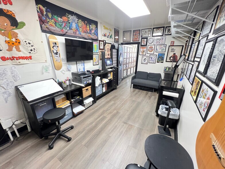 More Photos Of 1438-1442 Light St, Baltimore Showroom For Sale