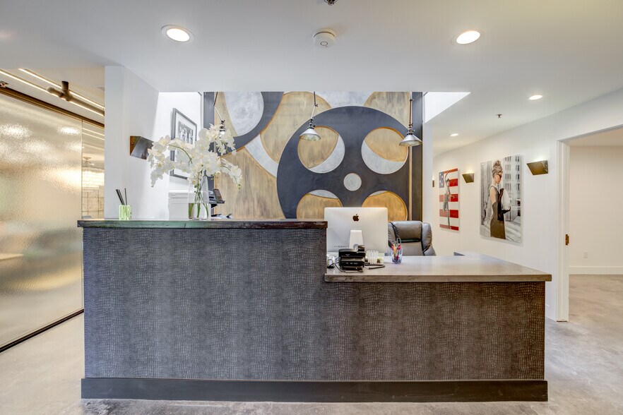 More Photos Of 710 Seward St, Los Angeles Loft Creative Space For Lease