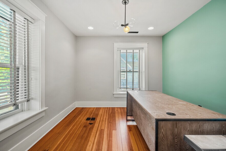 More Photos Of 720 Poyntz Ave, Manhattan Office For Sale