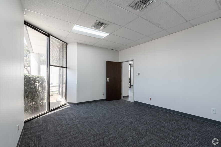 More Photos Of 756 Port America Pl, Grapevine Unknown For Lease