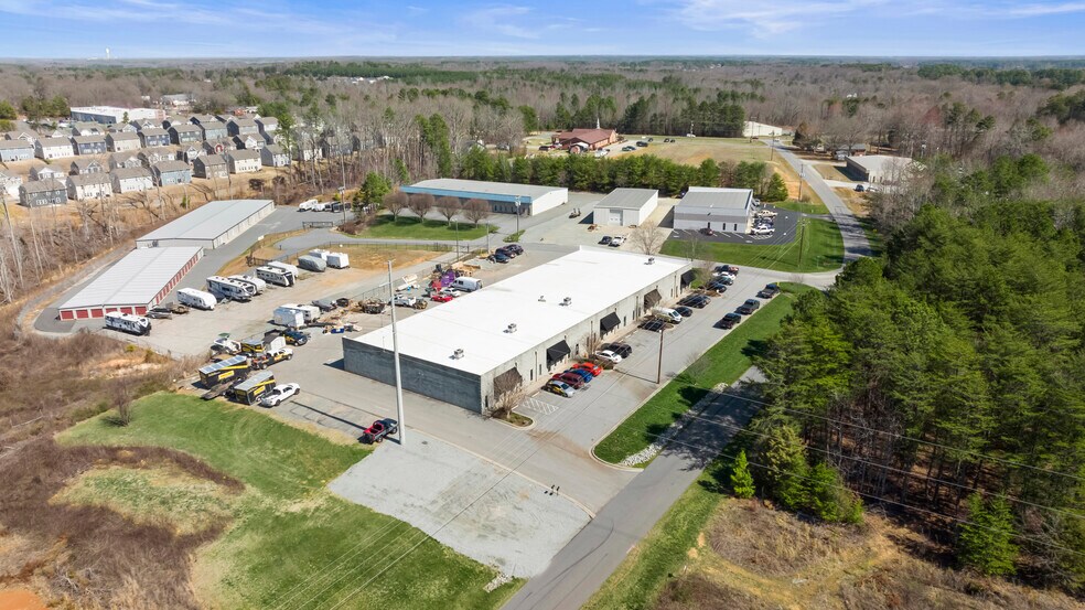 More Photos Of 7471-7473 Hagers Hollow Dr, Denver Warehouse For Lease