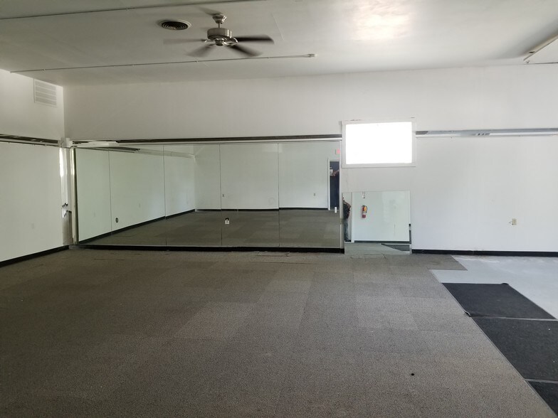 More Photos Of 310 S Main St, North Syracuse Storefront Retail Office For Lease